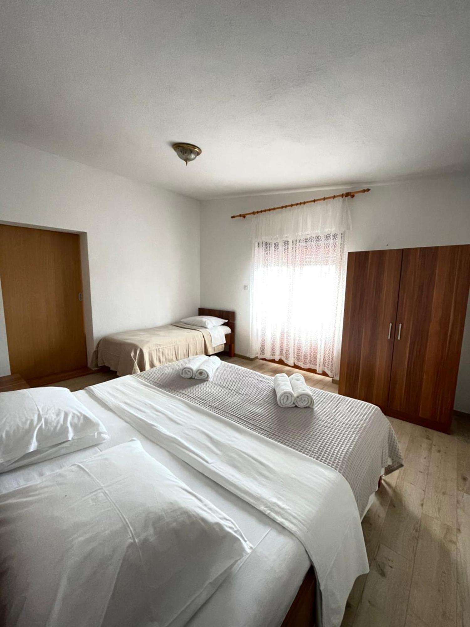 Apartmani Ivanka Starigrad Paklenica Exterior photo