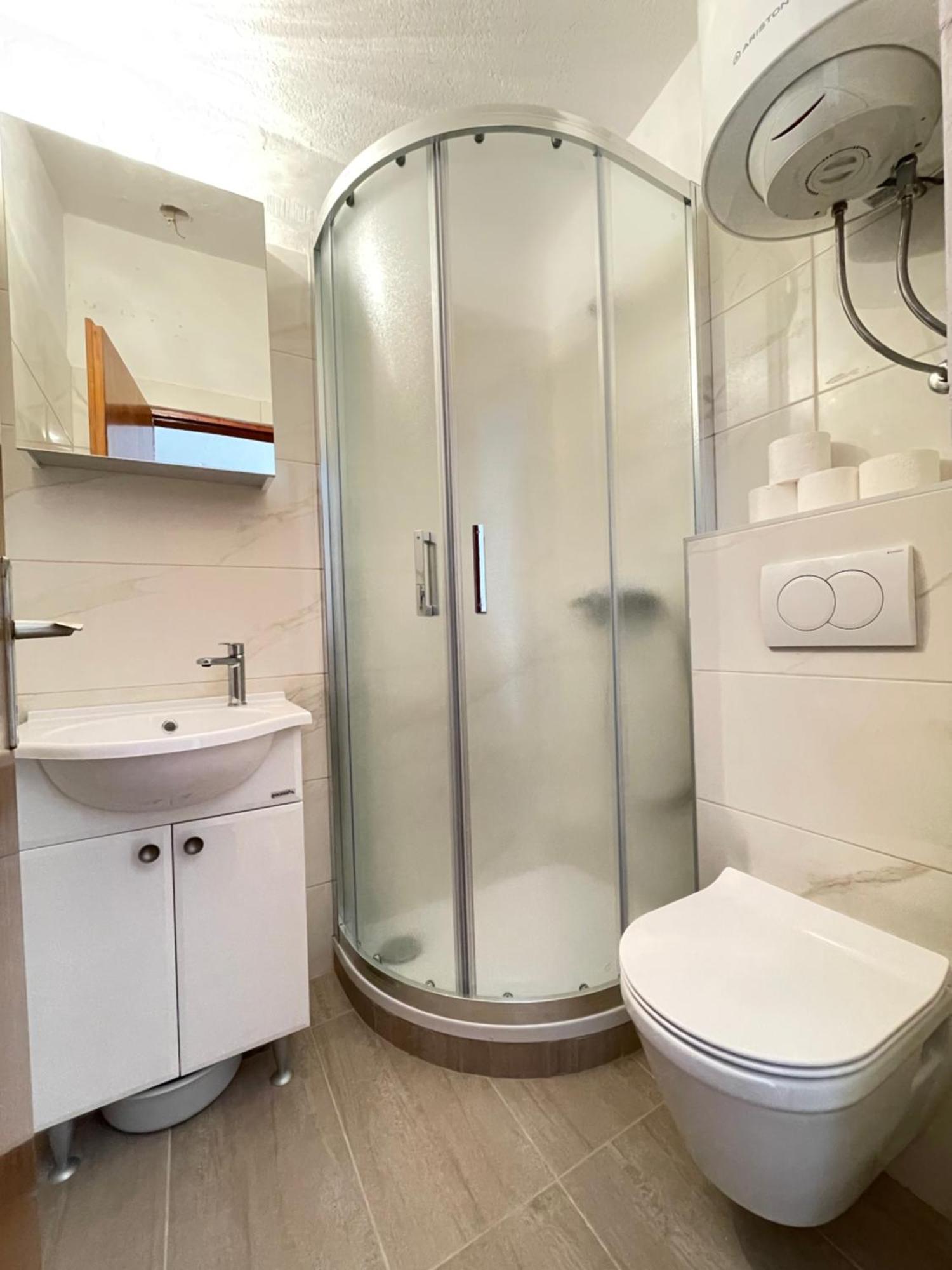 Apartmani Ivanka Starigrad Paklenica Exterior photo