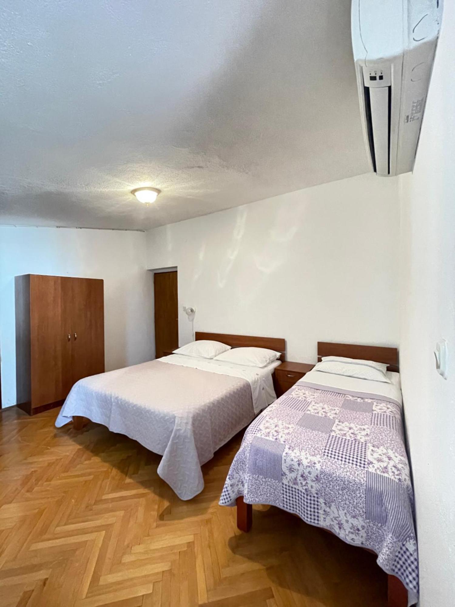 Apartmani Ivanka Starigrad Paklenica Exterior photo