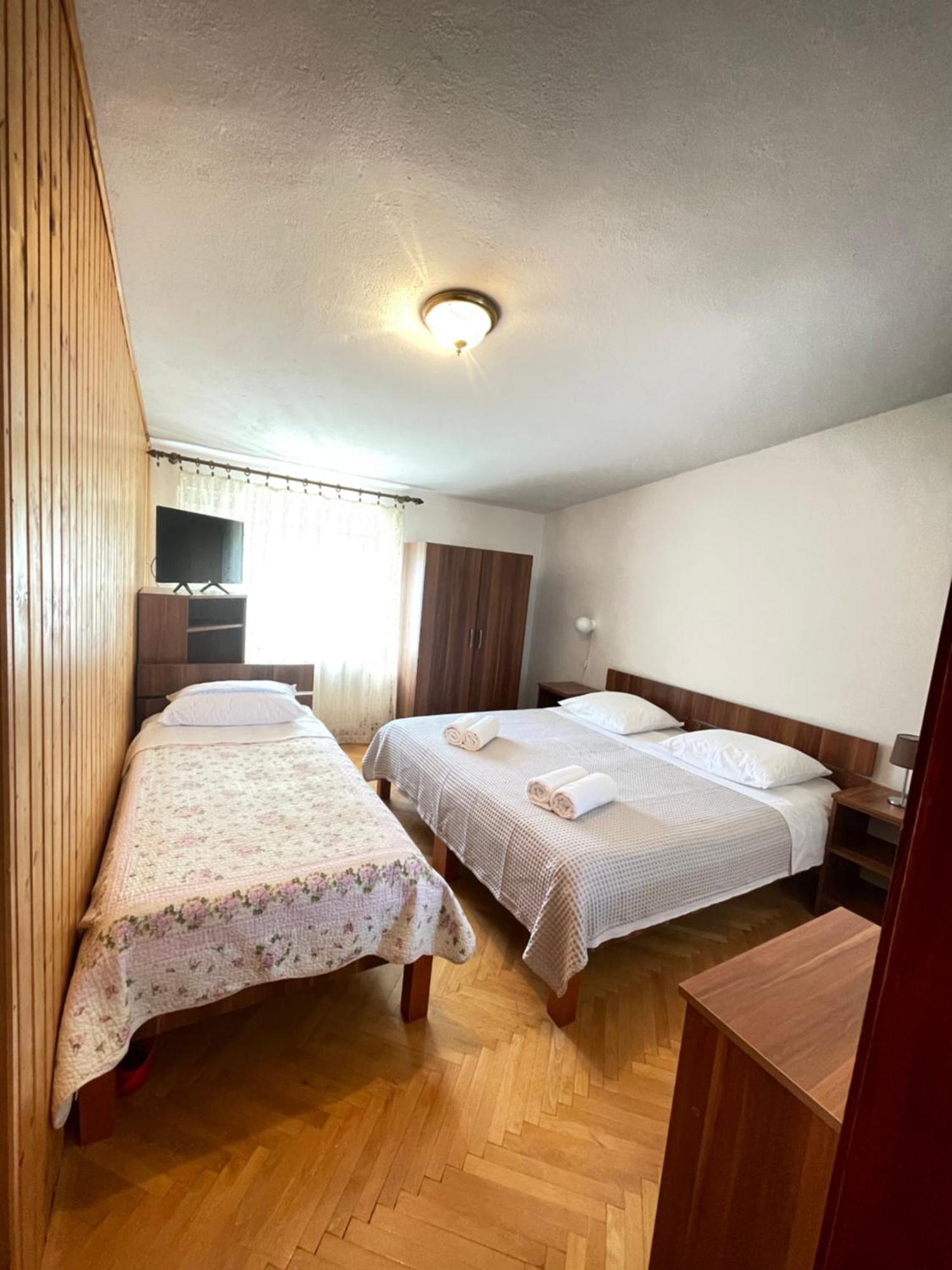 Apartmani Ivanka Starigrad Paklenica Exterior photo