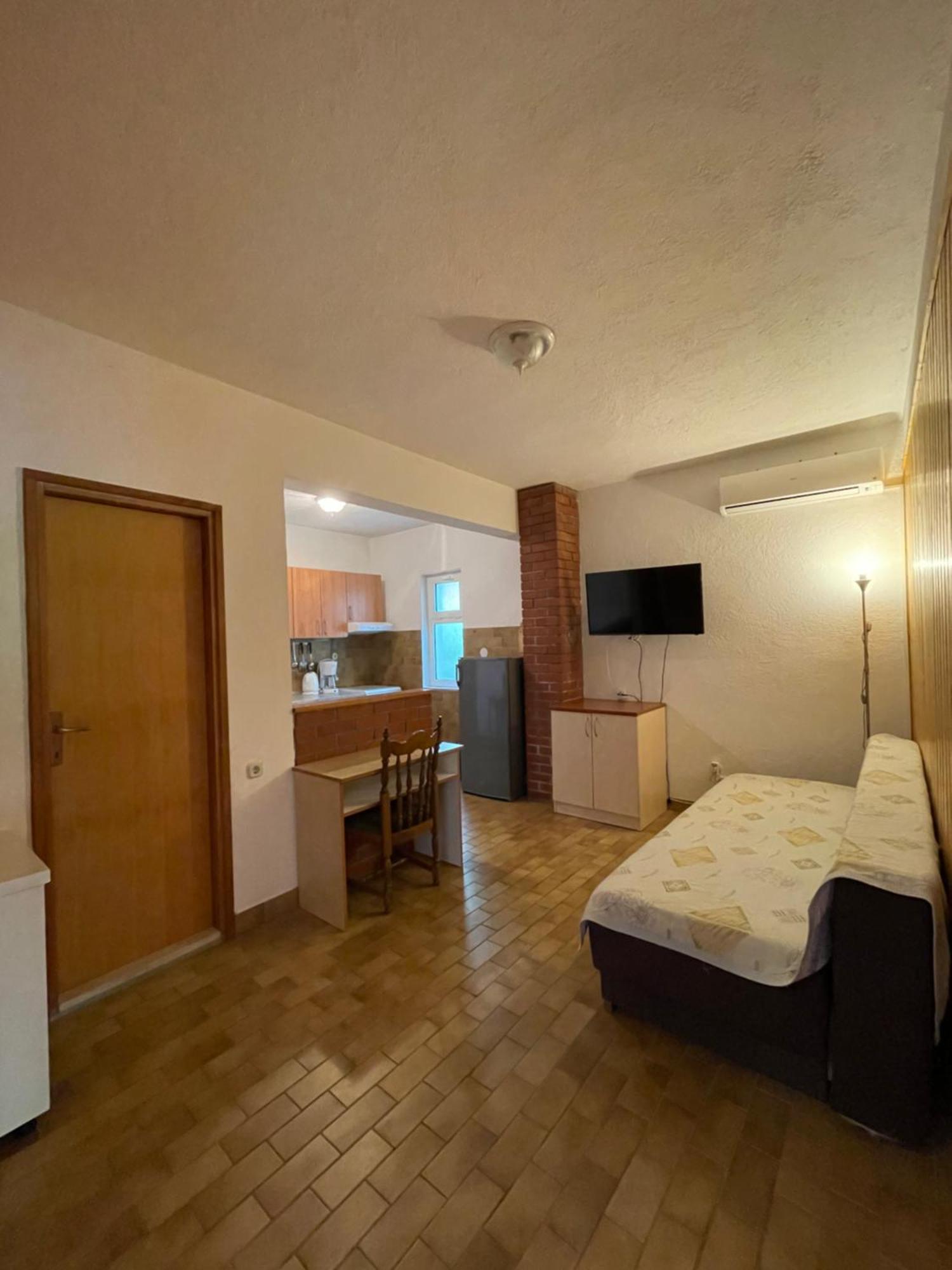 Apartmani Ivanka Starigrad Paklenica Exterior photo
